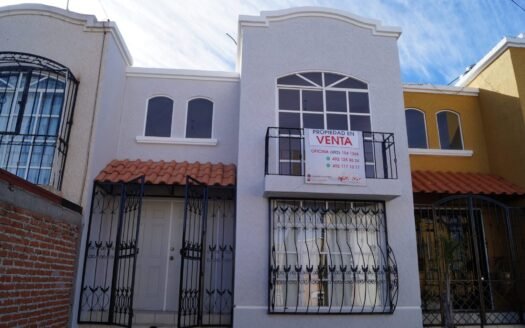 Casa en Villas de Nápoles, Gpe.